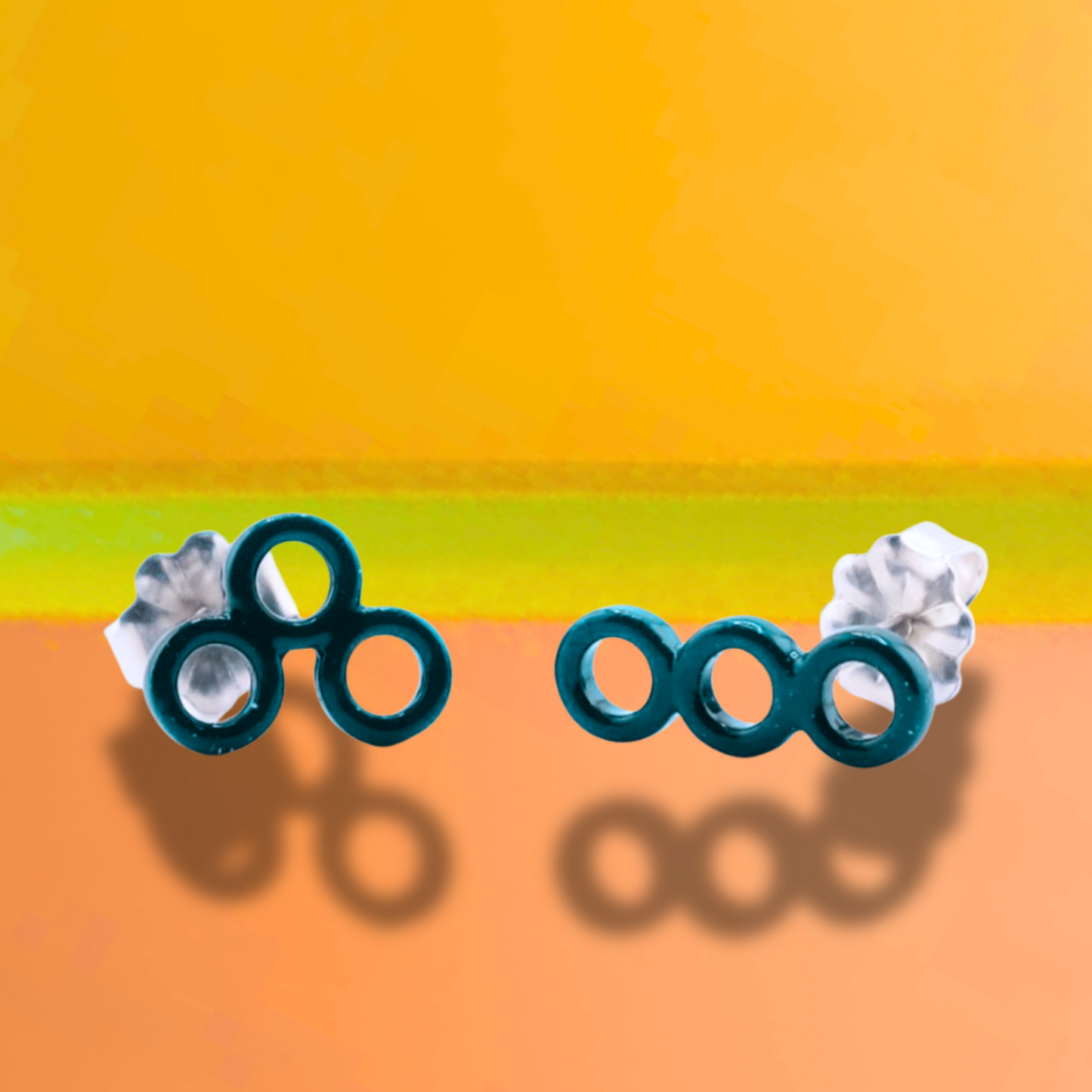 Silly circle studs - Almost Navy