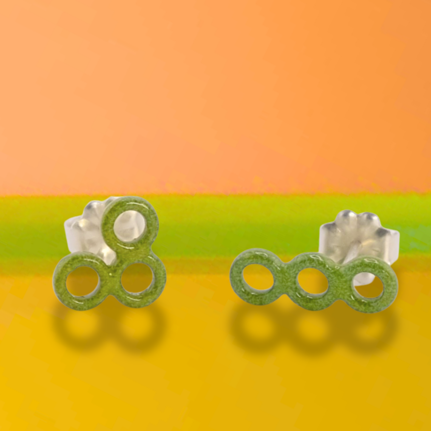 Silly circle studs - Retro Avocado